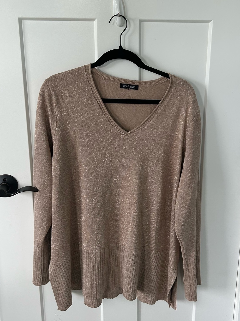 Cable & Gauge V-Neck Sweater - Taupe